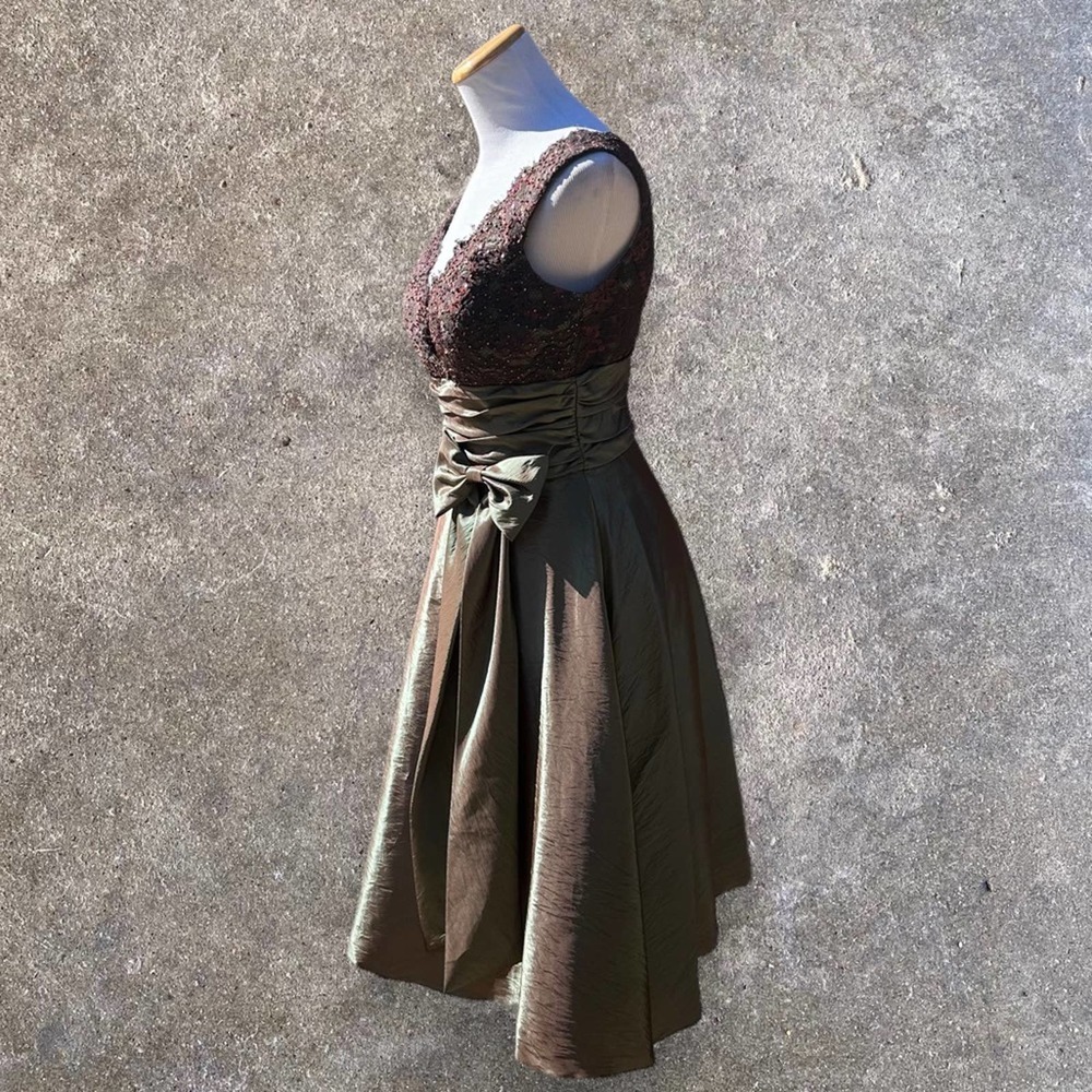 Formal Dress - Picture 3 of 8